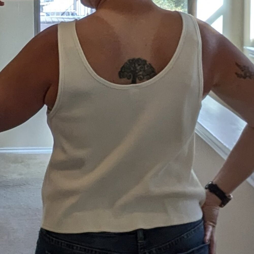 Old Navy Thermal-Knit Cropped Henley Tank Top - Picture 3 of 6